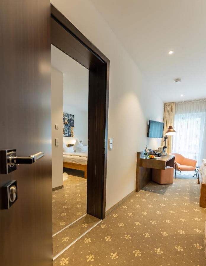 Romantik Hotel Landhaus Biewald Friedland  Bagian luar foto